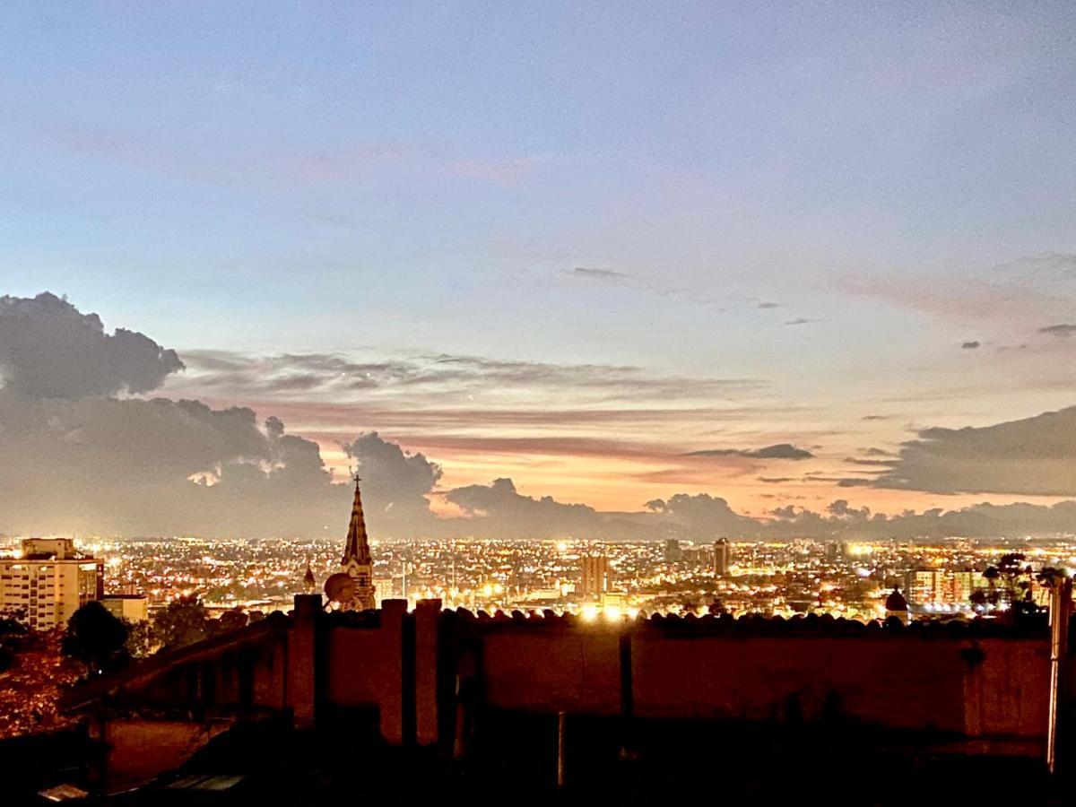 Xia Xue House La Candelaria - 360 View Apartment Bogota